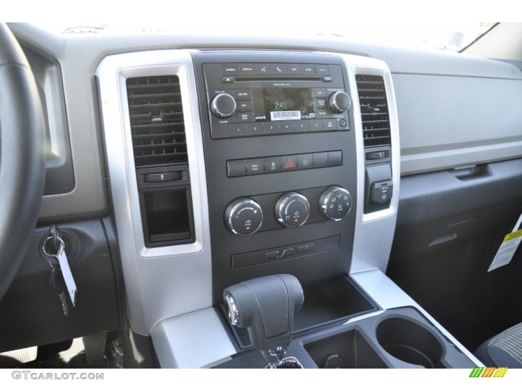 2010 Ram 1500 Big Horn Quad Cab - Bright Silver Metallic / Dark Slate/Medium Graystone photo #10