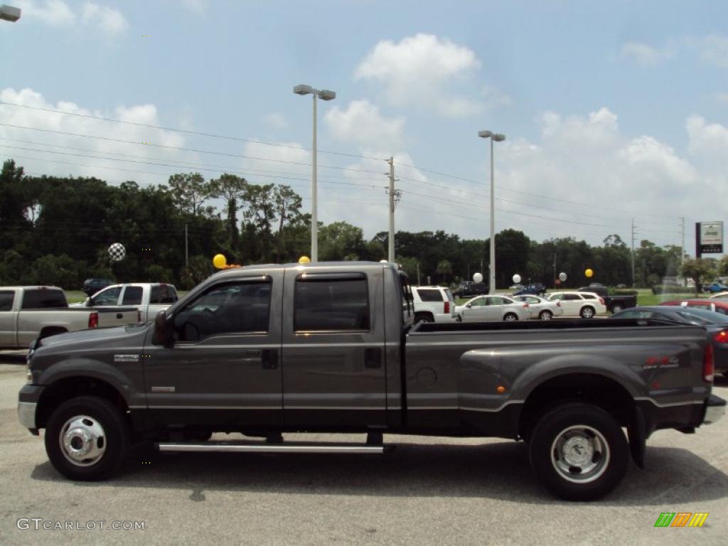 2005 F350 Super Duty Lariat Crew Cab 4x4 Dually - Dark Shadow Grey Metallic / Medium Flint photo #2