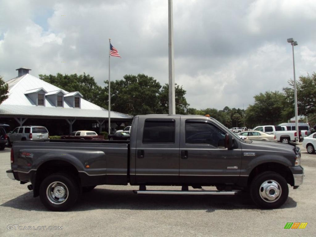 2005 F350 Super Duty Lariat Crew Cab 4x4 Dually - Dark Shadow Grey Metallic / Medium Flint photo #9