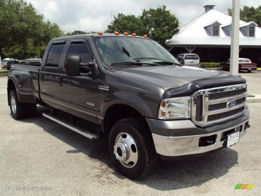 2005 F350 Super Duty Lariat Crew Cab 4x4 Dually - Dark Shadow Grey Metallic / Medium Flint photo #10