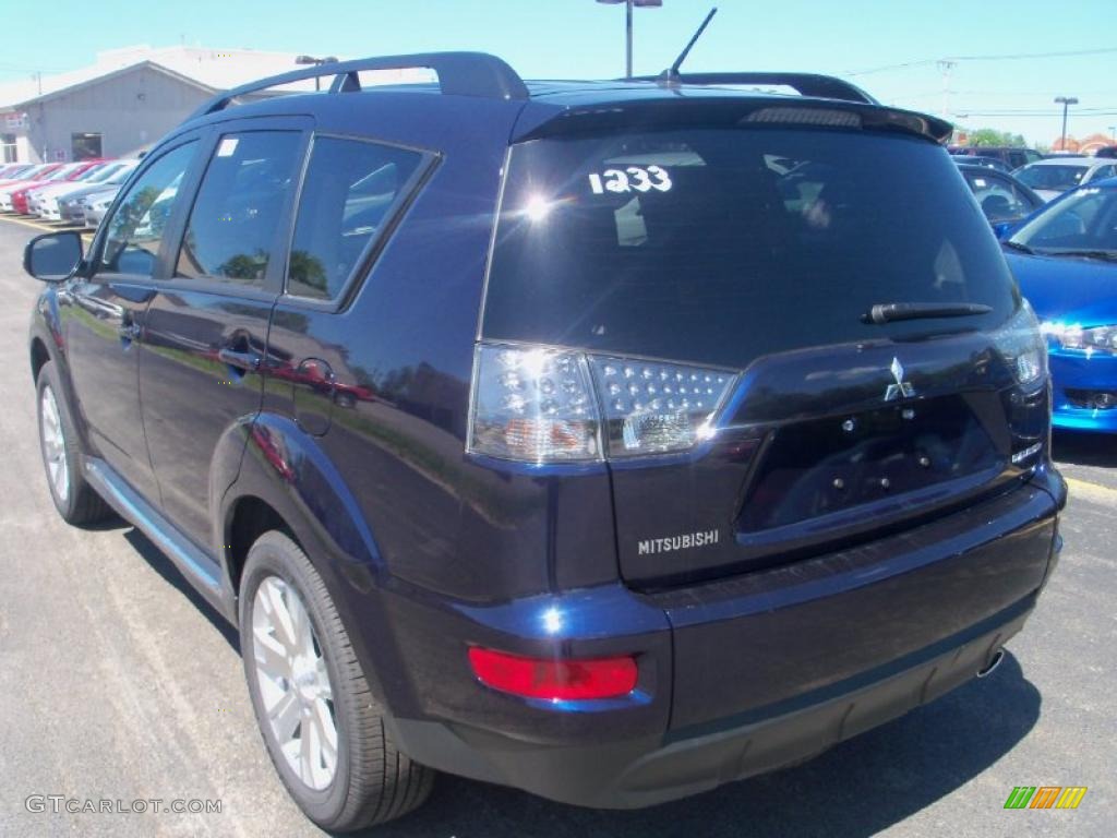 2010 Outlander SE 4WD - Cosmic Blue Metallic / Black photo #9