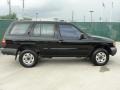 Super Black - Pathfinder XE 4x4 Photo No. 2
