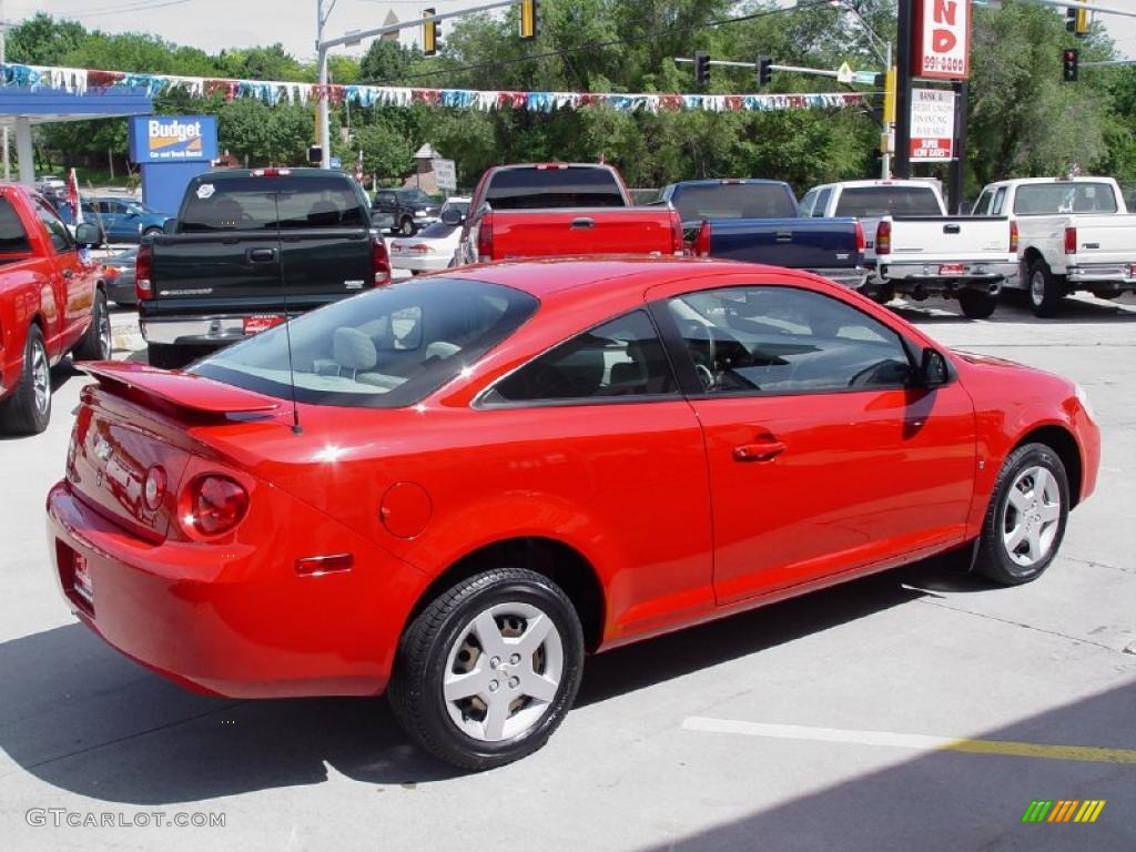 2007 Cobalt LS Coupe - Victory Red / Gray photo #4