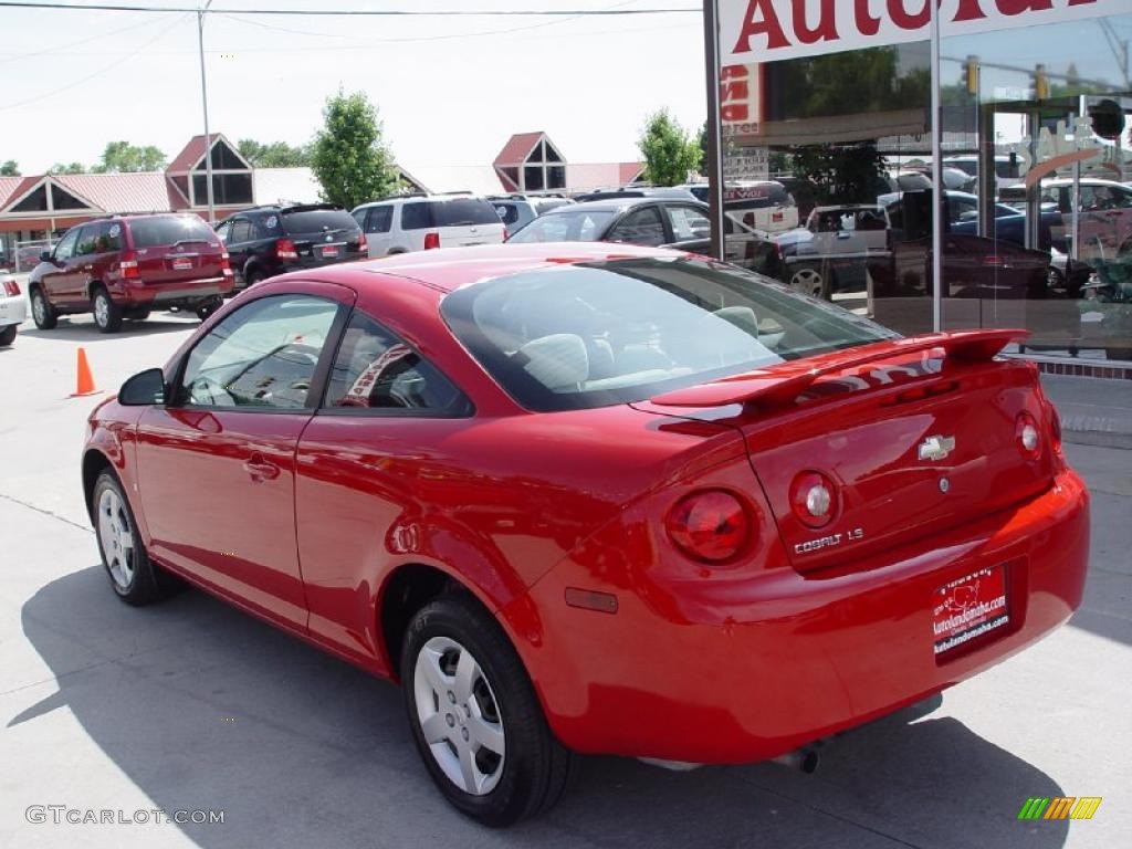 2007 Cobalt LS Coupe - Victory Red / Gray photo #5