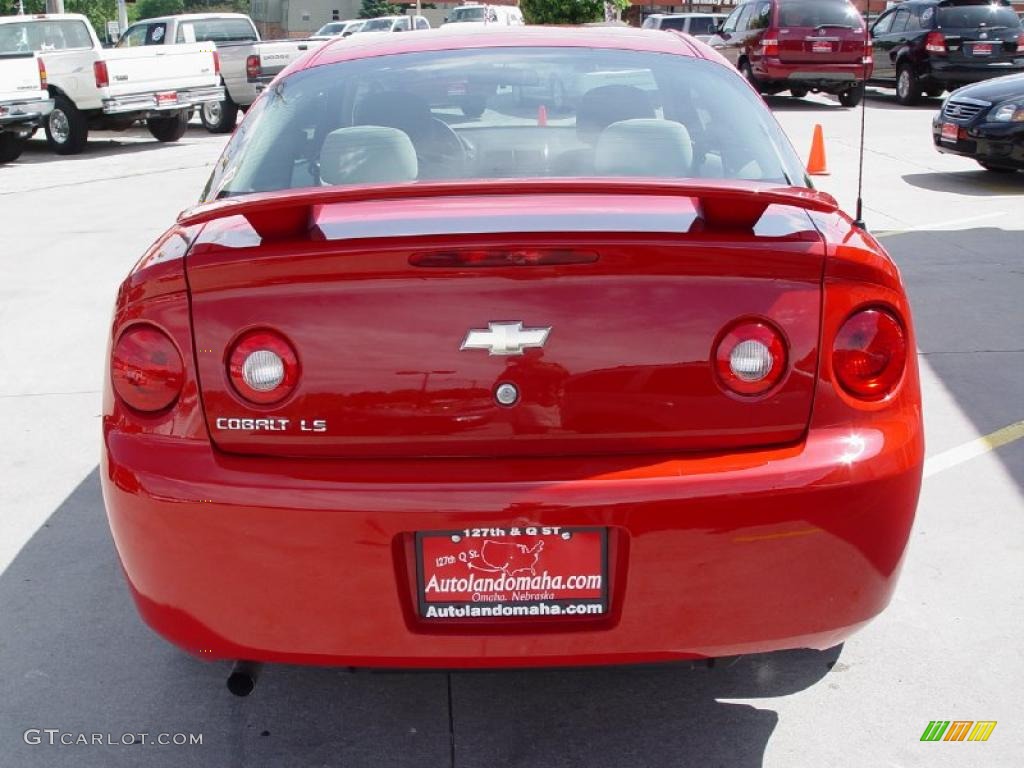 2007 Cobalt LS Coupe - Victory Red / Gray photo #16