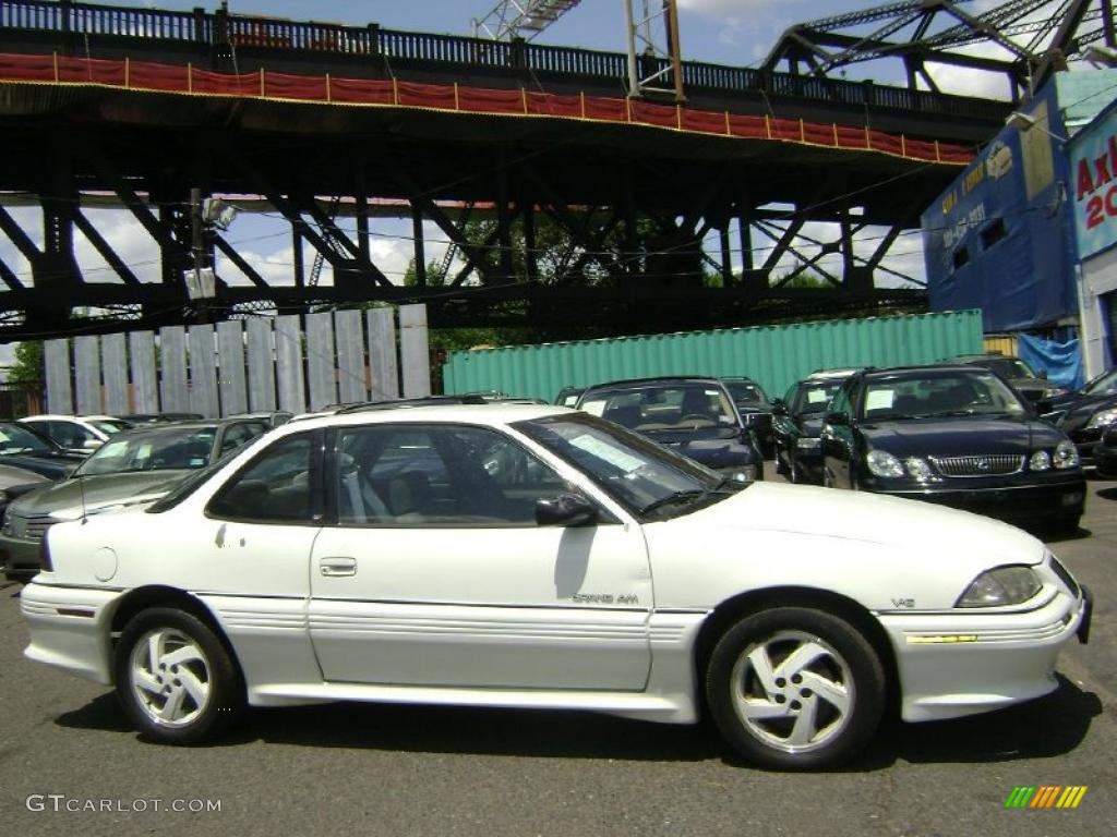 Bright White Pontiac Grand Am