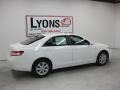 Super White - Camry LE Photo No. 19