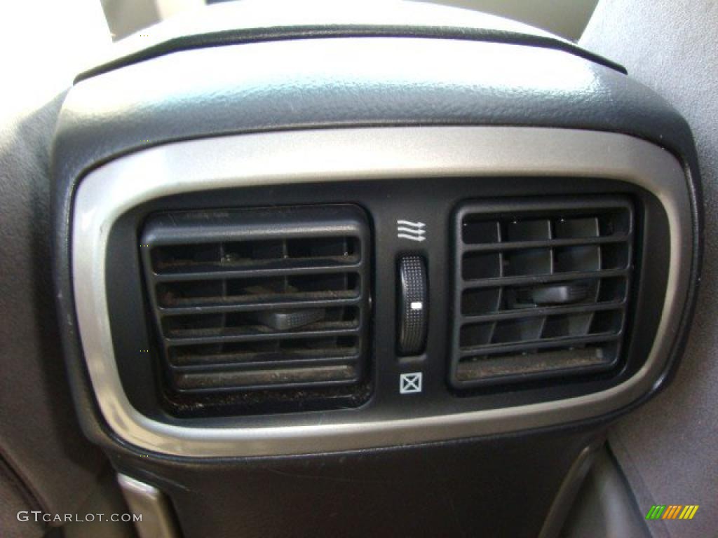 2004 4Runner SR5 4x4 - Natural White / Taupe photo #11