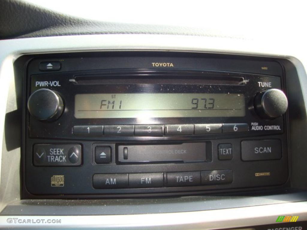 2004 4Runner SR5 4x4 - Natural White / Taupe photo #16