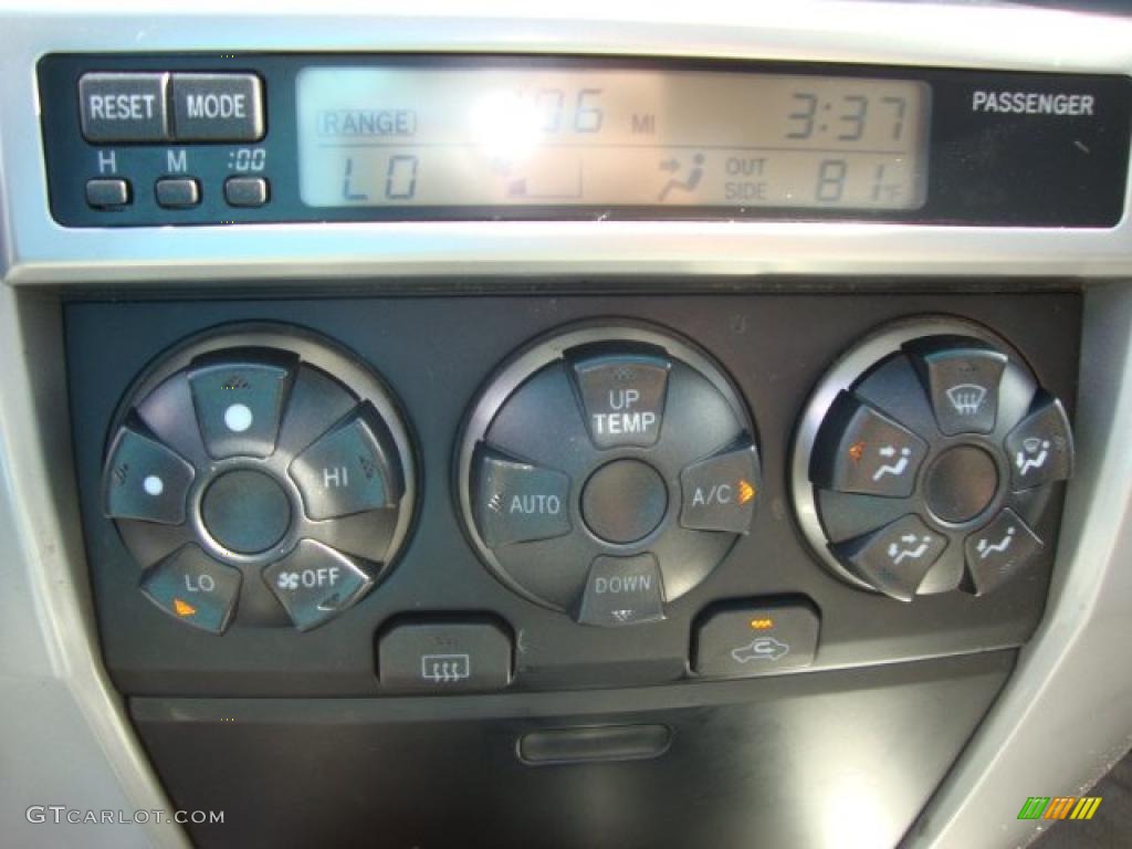 2004 4Runner SR5 4x4 - Natural White / Taupe photo #17