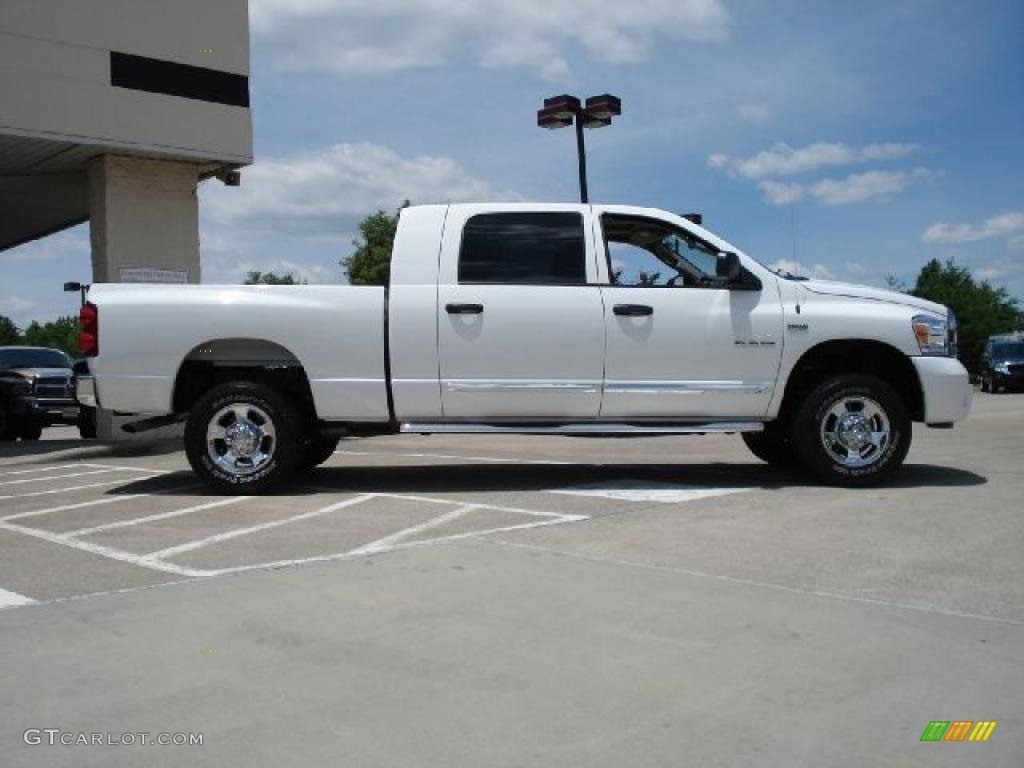 2008 Ram 1500 Laramie Mega Cab 4x4 - Bright White / Medium Slate Gray photo #2