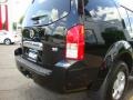 Super Black - Pathfinder SE 4x4 Photo No. 18