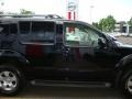 Super Black - Pathfinder SE 4x4 Photo No. 19