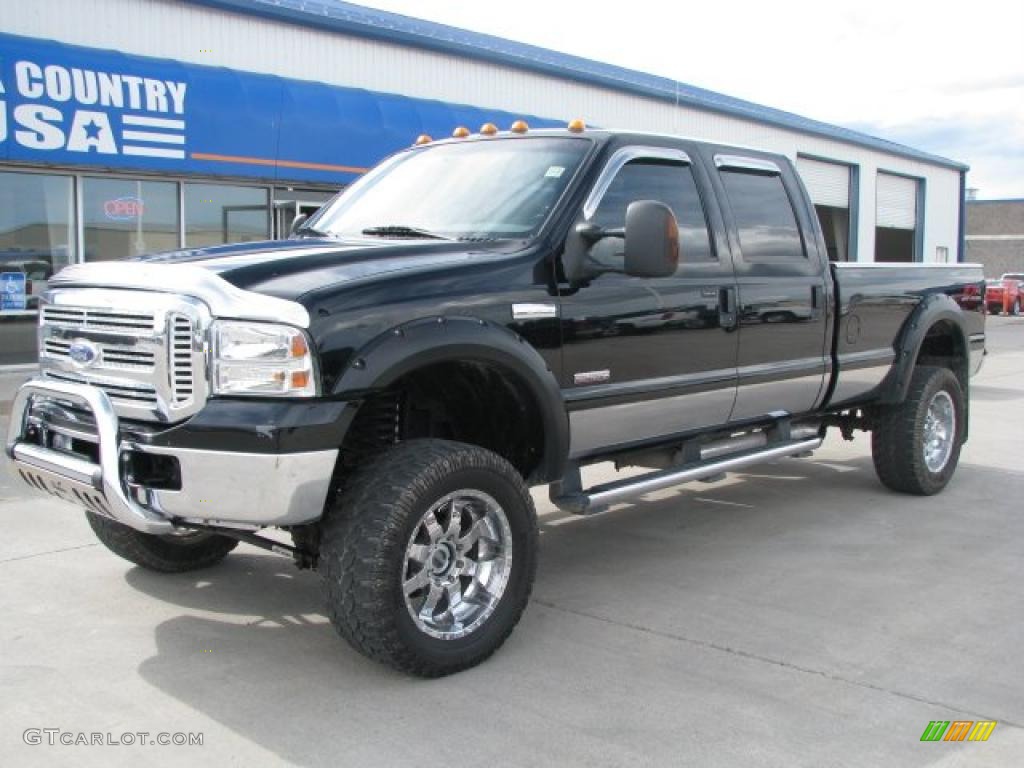 2005 F350 Super Duty Lariat Crew Cab 4x4 - Black / Medium Flint photo #2