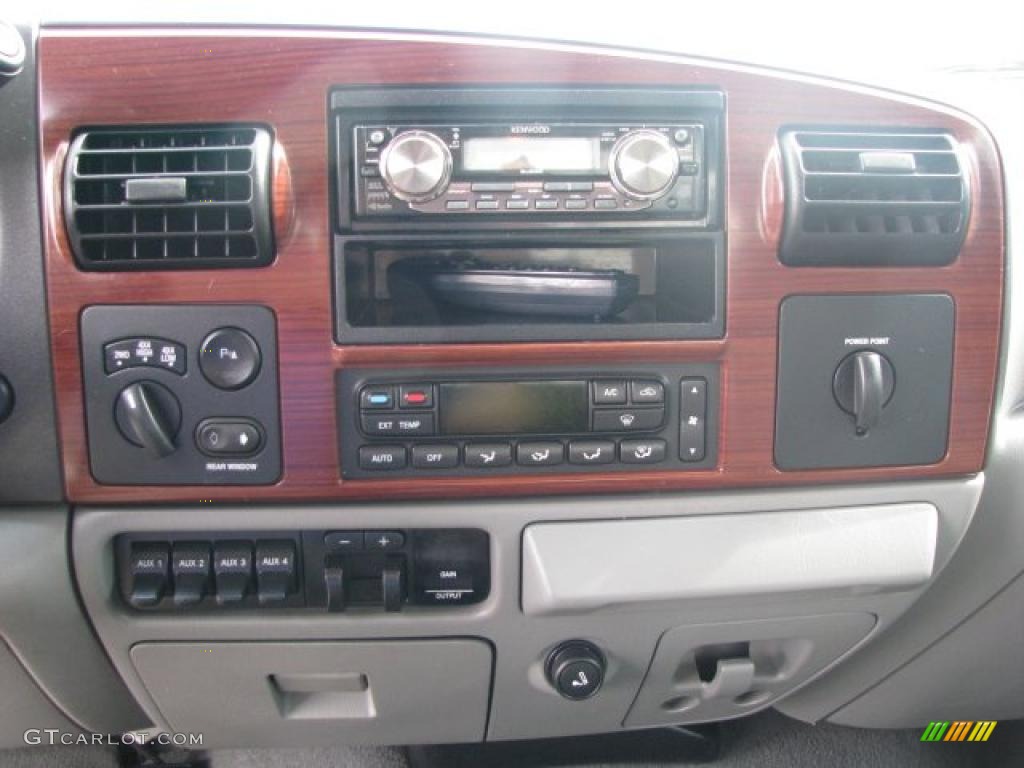 2005 F350 Super Duty Lariat Crew Cab 4x4 - Black / Medium Flint photo #6