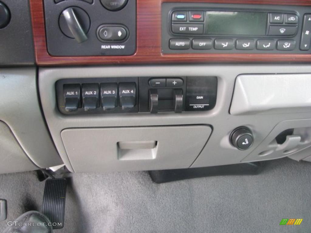 2005 F350 Super Duty Lariat Crew Cab 4x4 - Black / Medium Flint photo #7