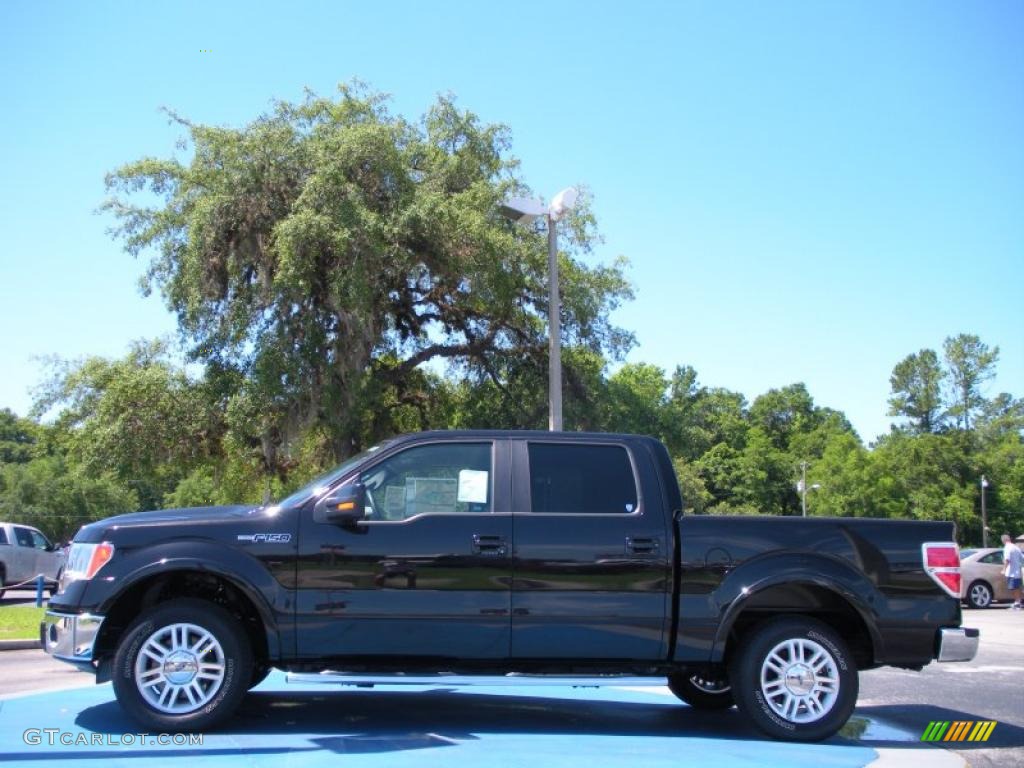 2010 F150 Lariat SuperCrew - Tuxedo Black / Black photo #2