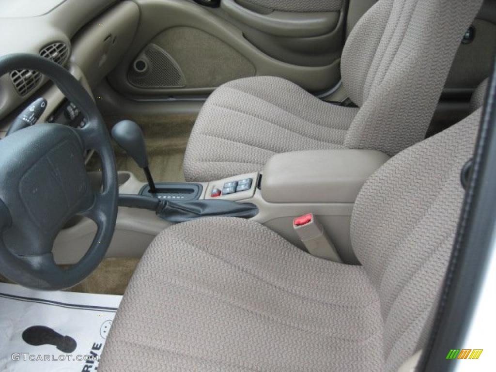 2002 Sunfire SE Sedan - Arctic White / Taupe photo #12