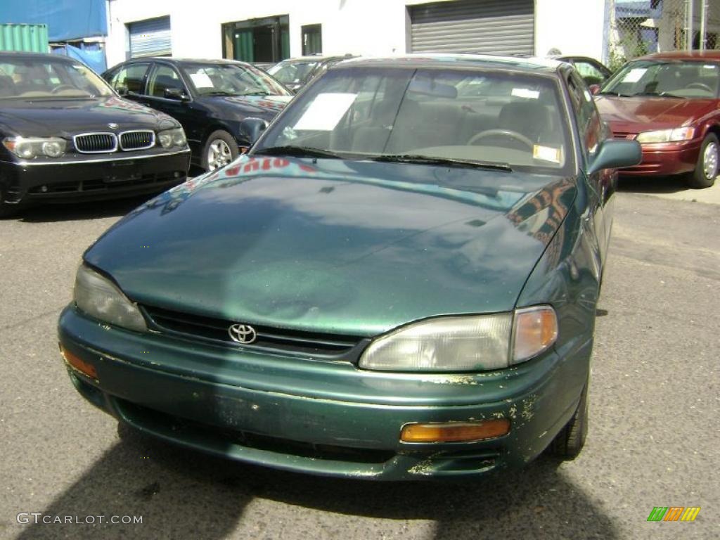 1996 Camry LE V6 Sedan - Dark Emerald Green Metallic / Beige photo #2