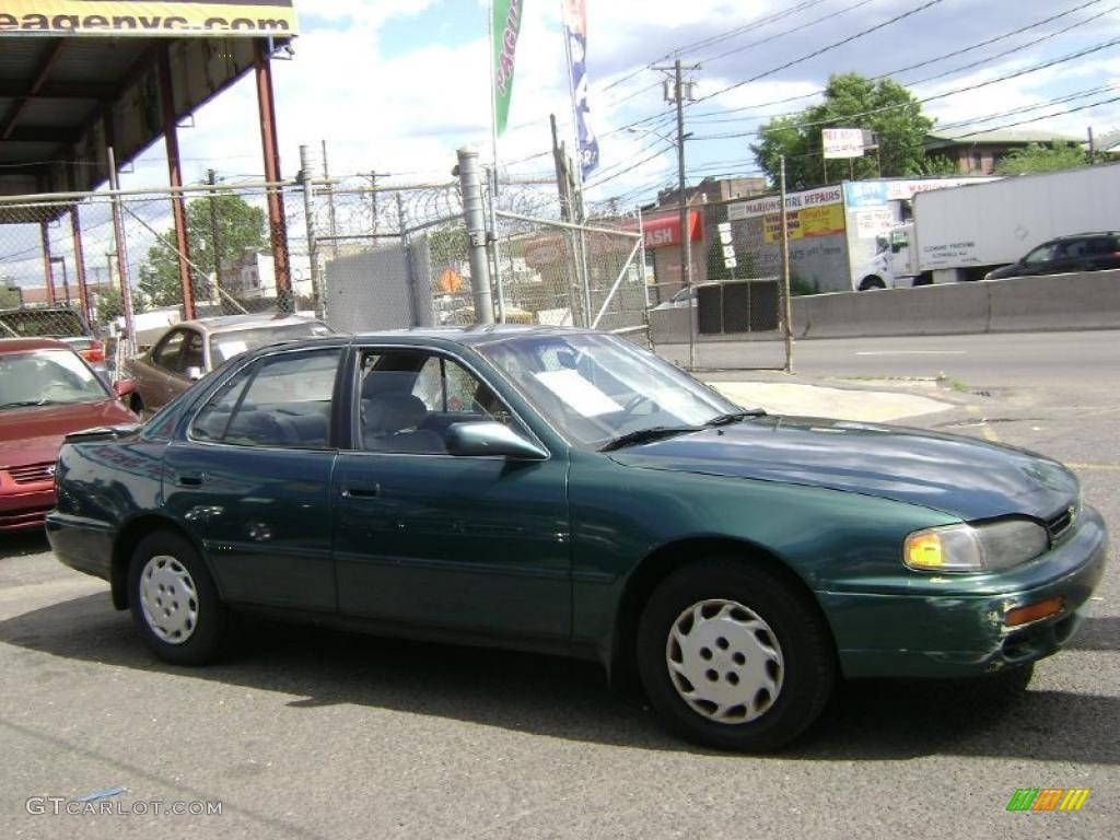 1996 Camry LE V6 Sedan - Dark Emerald Green Metallic / Beige photo #3