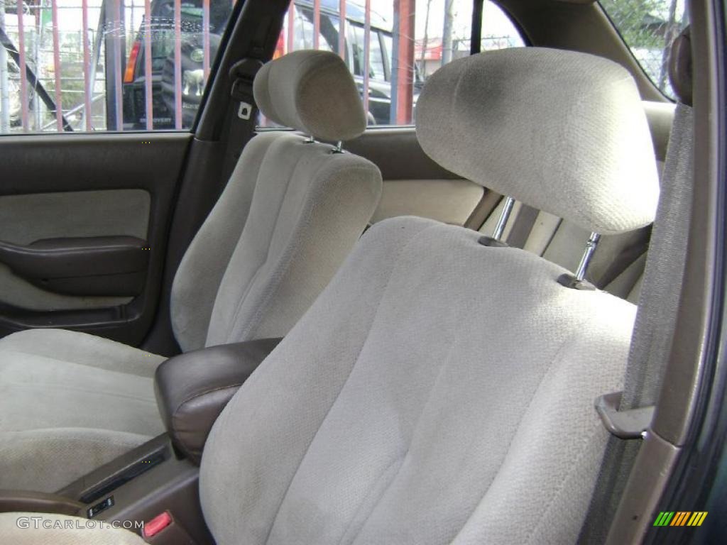 1996 Camry LE V6 Sedan - Dark Emerald Green Metallic / Beige photo #11