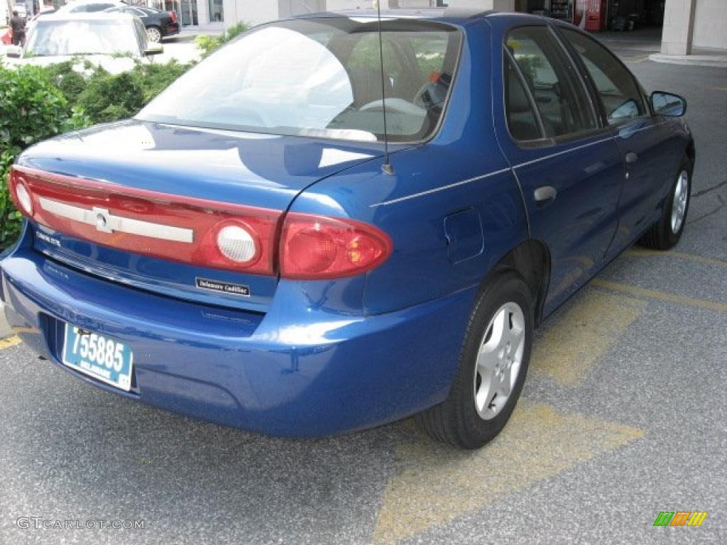 2003 Cavalier Sedan - Arrival Blue Metallic / Graphite Gray photo #36