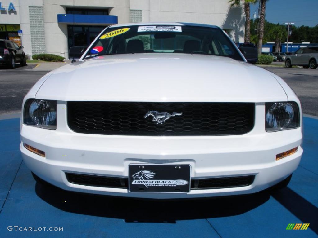 2006 Mustang V6 Premium Coupe - Performance White / Light Parchment photo #8