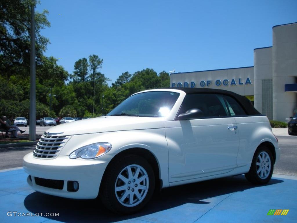 Cool Vanilla White Chrysler PT Cruiser