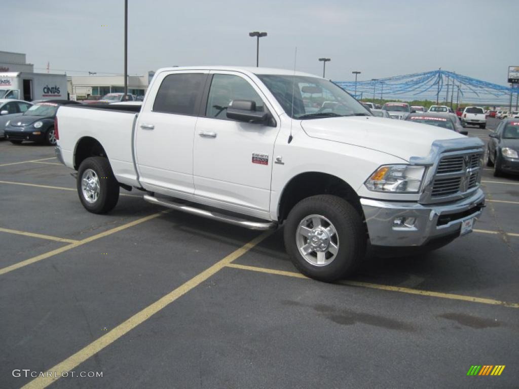 2010 Ram 2500 Big Horn Edition Crew Cab 4x4 - Bright White / Light Pebble Beige/Bark Brown photo #3