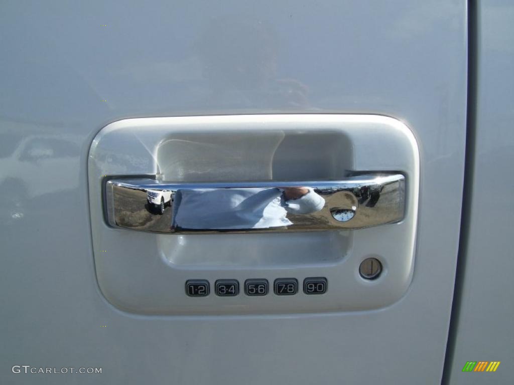 2010 F150 Lariat SuperCrew 4x4 - White Platinum Metallic Tri Coat / Black photo #10