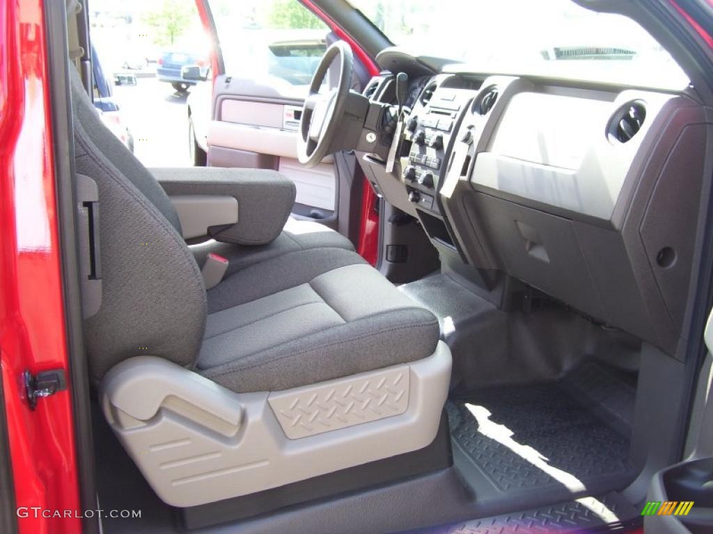 2010 F150 STX SuperCab 4x4 - Vermillion Red / Medium Stone photo #12