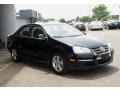 Black - Jetta SE Sedan Photo No. 3