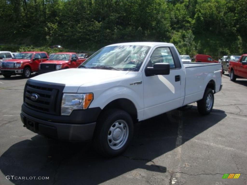 2010 F150 XL Regular Cab 4x4 - Oxford White / Medium Stone photo #10