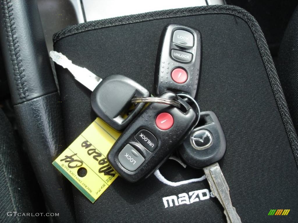 2004 MAZDA6 s Hatchback - Volcanic Red / Black photo #17