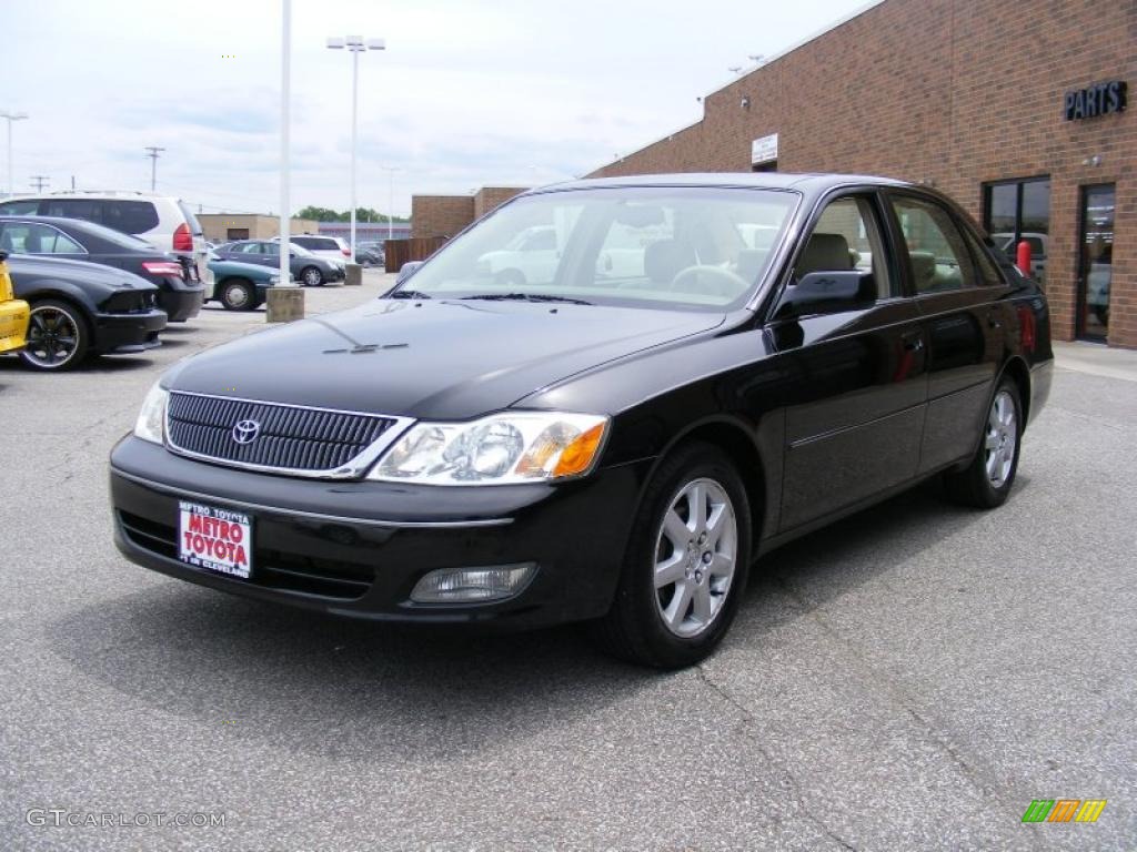 2002 Avalon XLS - Black / Ivory photo #7