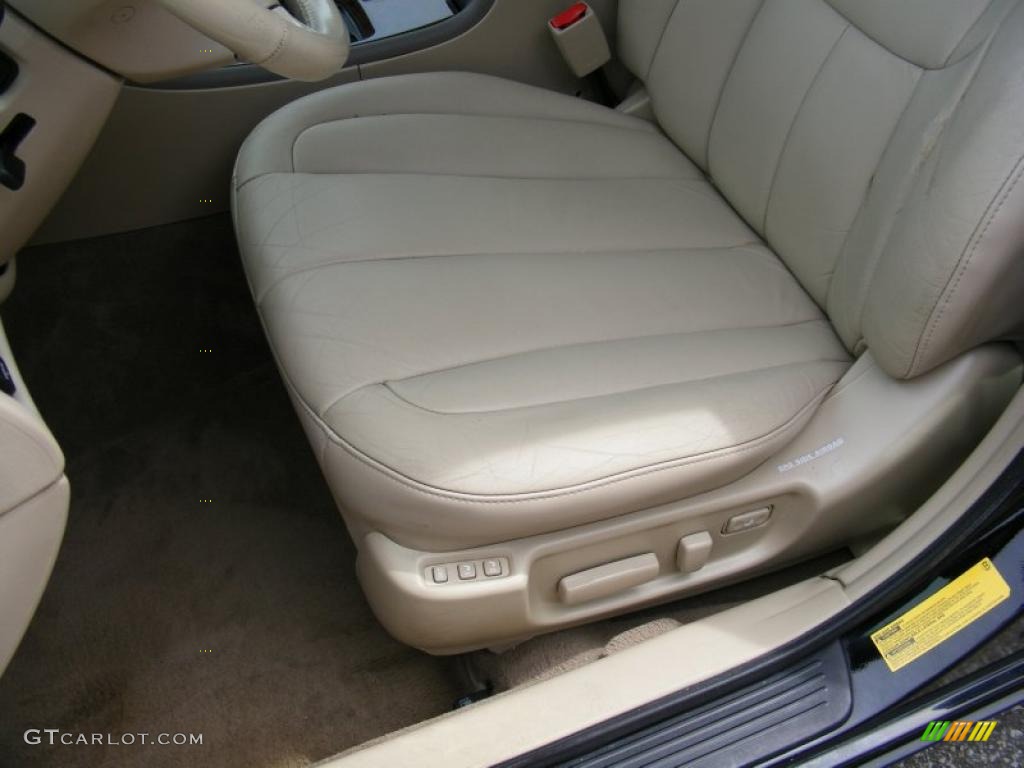 2002 Avalon XLS - Black / Ivory photo #10