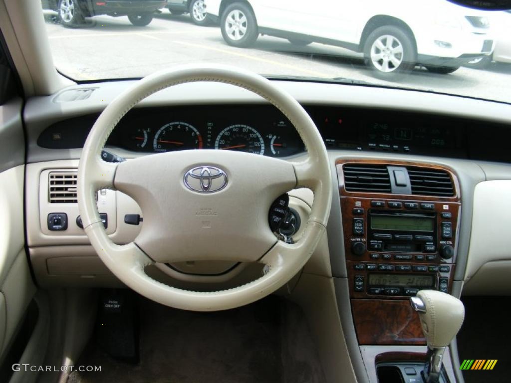 2002 Avalon XLS - Black / Ivory photo #14
