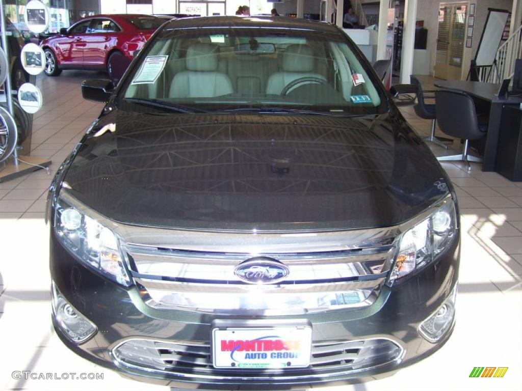 2010 Fusion Hybrid - Atlantis Green Metallic / Medium Light Stone photo #1
