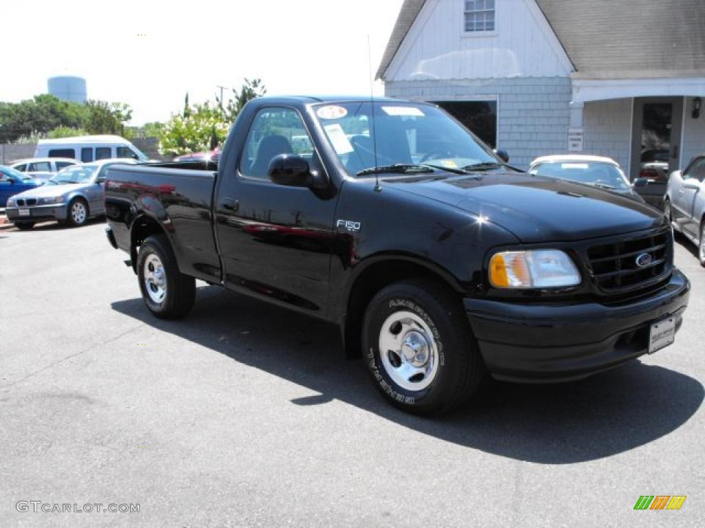 2002 F150 Sport Regular Cab - Black / Medium Graphite photo #3