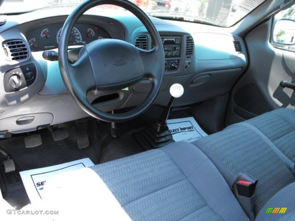 2002 F150 Sport Regular Cab - Black / Medium Graphite photo #9