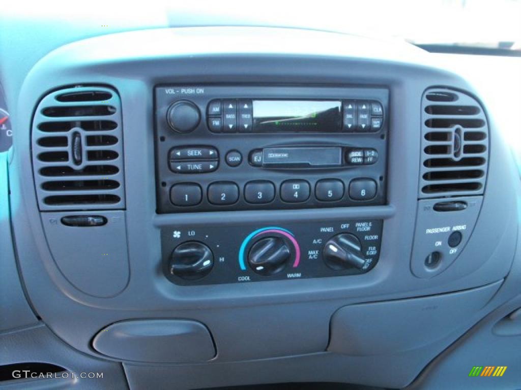 2002 F150 Sport Regular Cab - Black / Medium Graphite photo #12