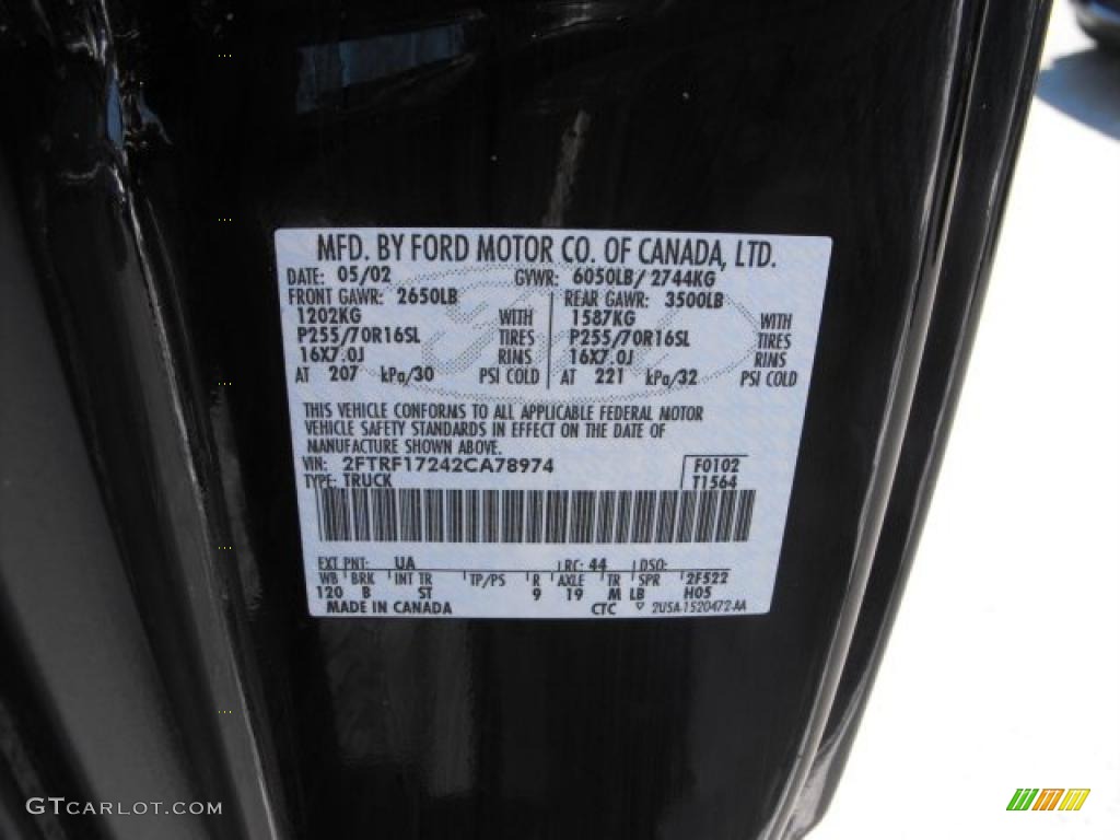 2002 F150 Sport Regular Cab - Black / Medium Graphite photo #18