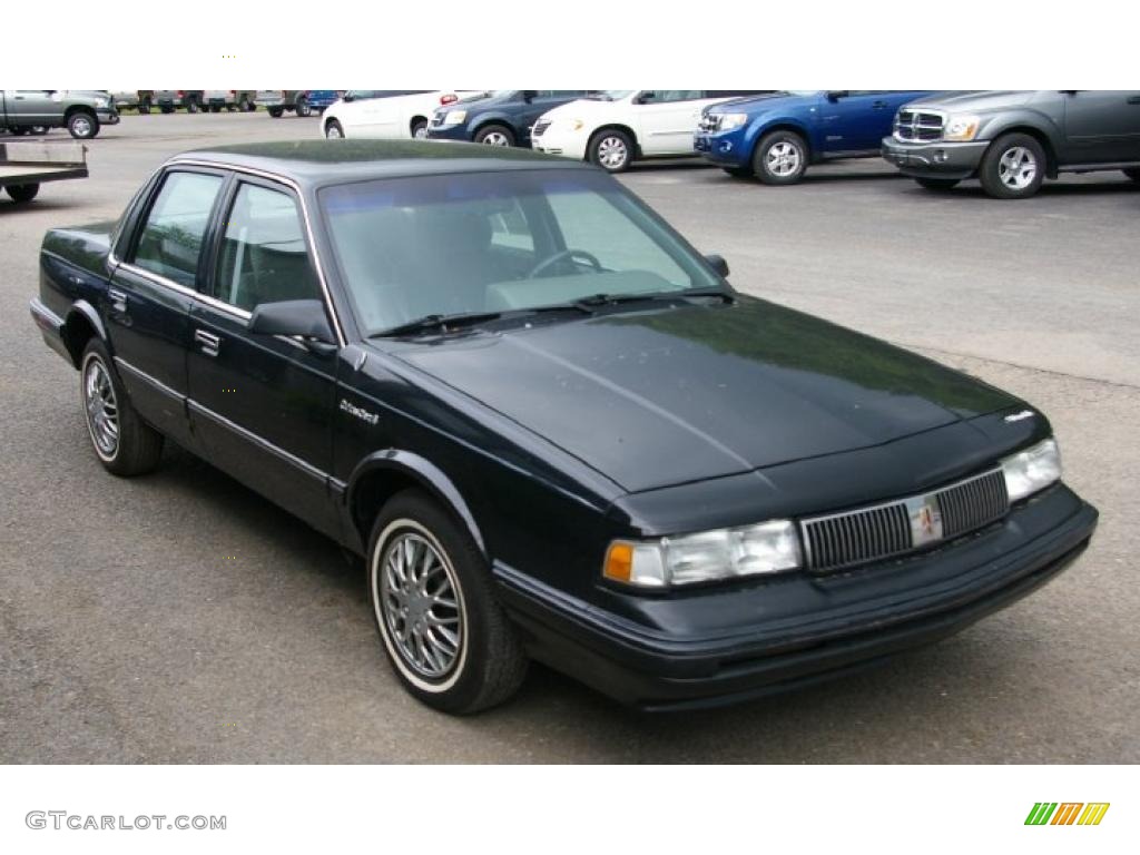 1994 Cutlass Ciera S - Black / Gray photo #11