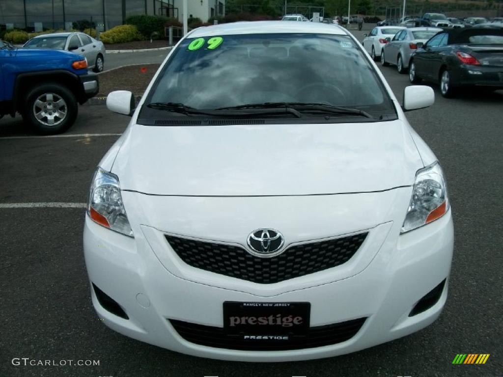 2009 Yaris Sedan - Polar White / Dark Charcoal photo #2