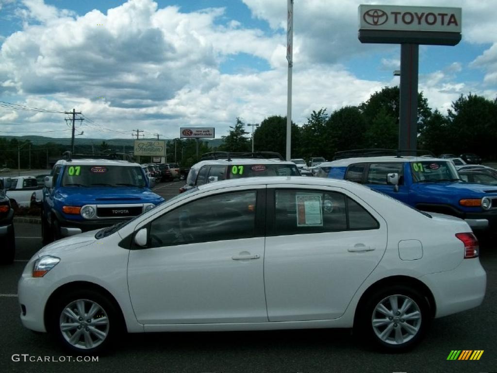 2009 Yaris Sedan - Polar White / Dark Charcoal photo #3