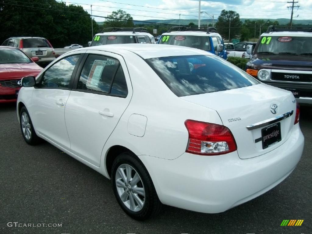 2009 Yaris Sedan - Polar White / Dark Charcoal photo #4