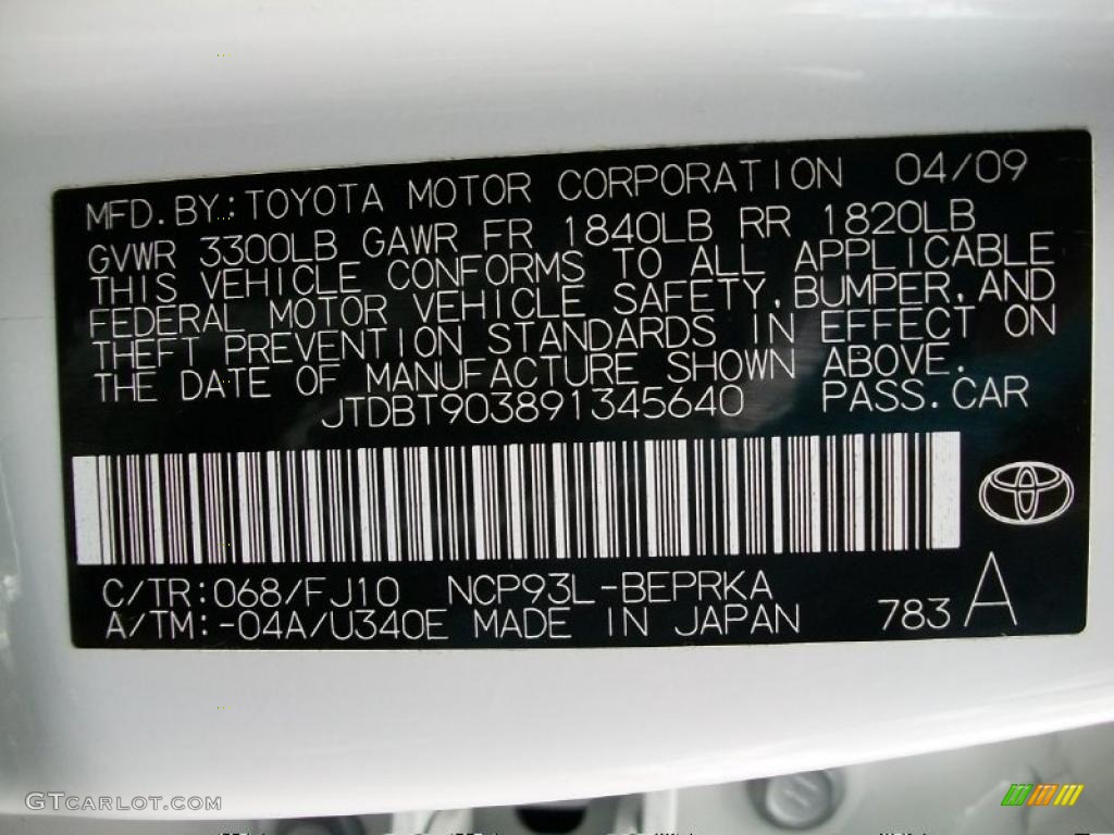 2009 Yaris Sedan - Polar White / Dark Charcoal photo #15