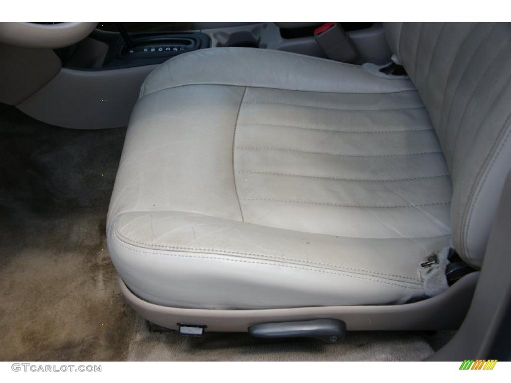 2001 Malibu LS Sedan - Bright White / Neutral photo #10