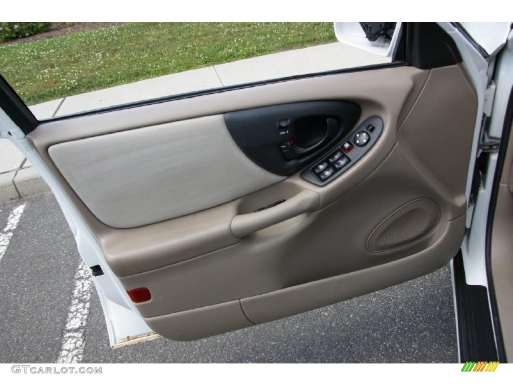 2001 Malibu LS Sedan - Bright White / Neutral photo #11