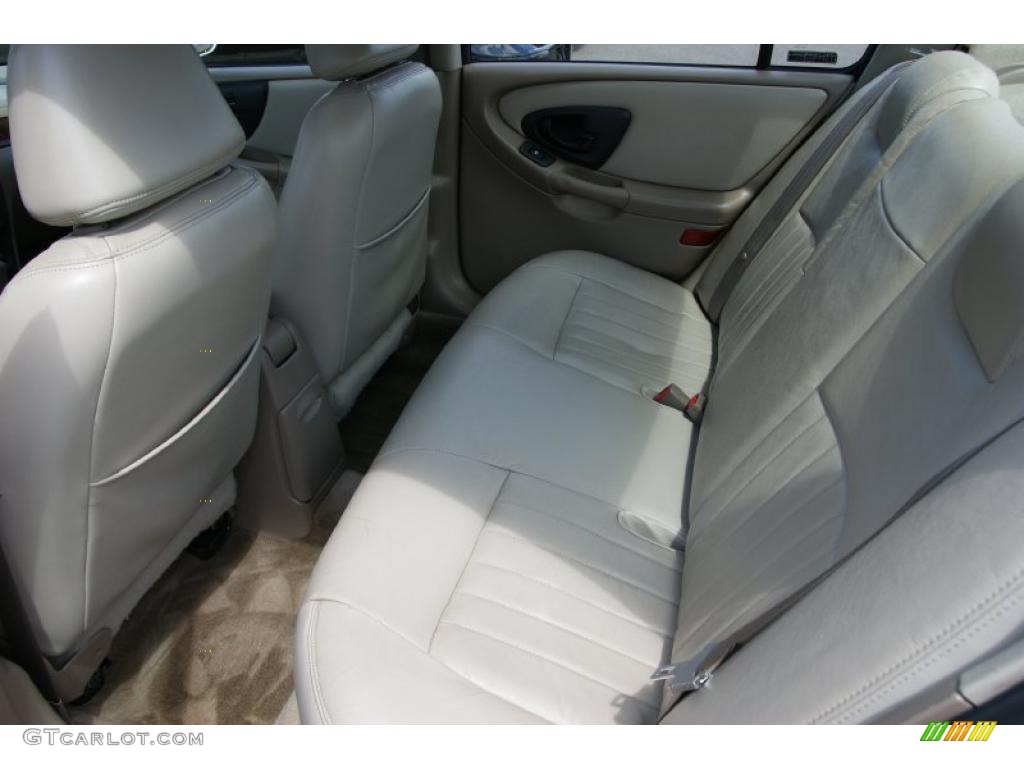 2001 Malibu LS Sedan - Bright White / Neutral photo #13